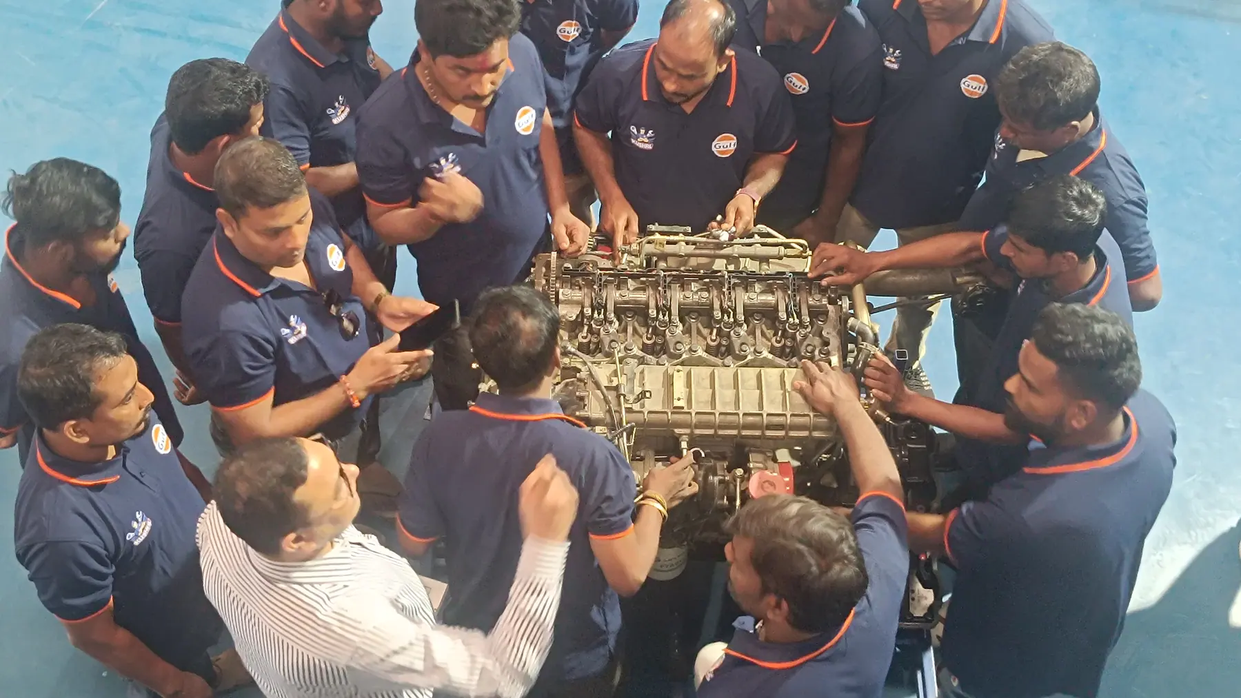 Corporate Training: Sharpening technical know-how and floor discipline for service networks, dealer technicians and frontline crews.